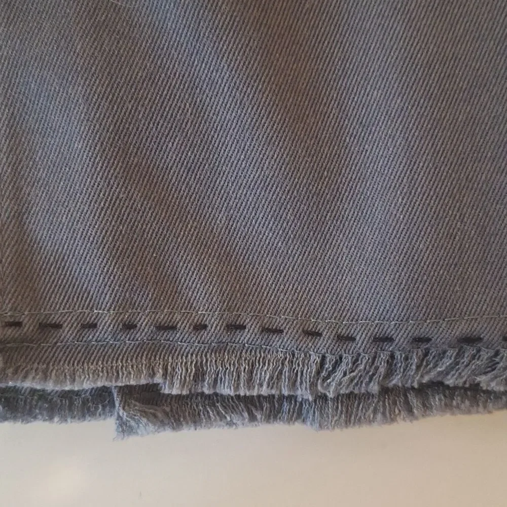 Utilikilts Gray pleated utility Kilt with raw hem size S 32 unisex